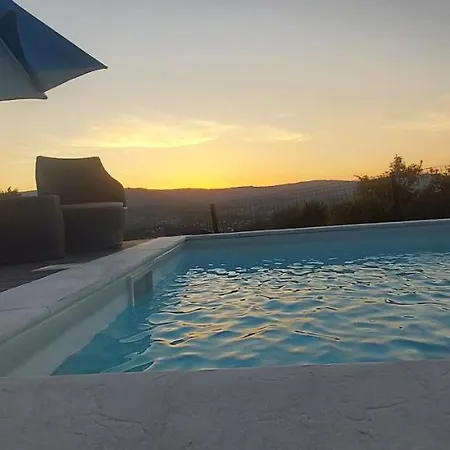 Toural House * ארקוס דה ואלדבז