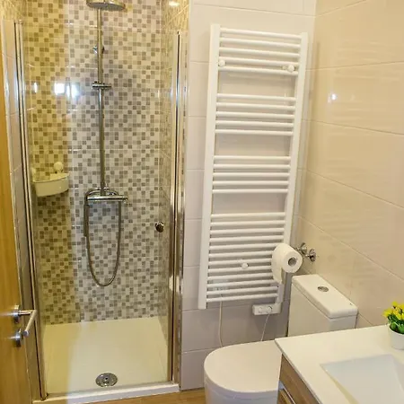 Toural House בית נופש *